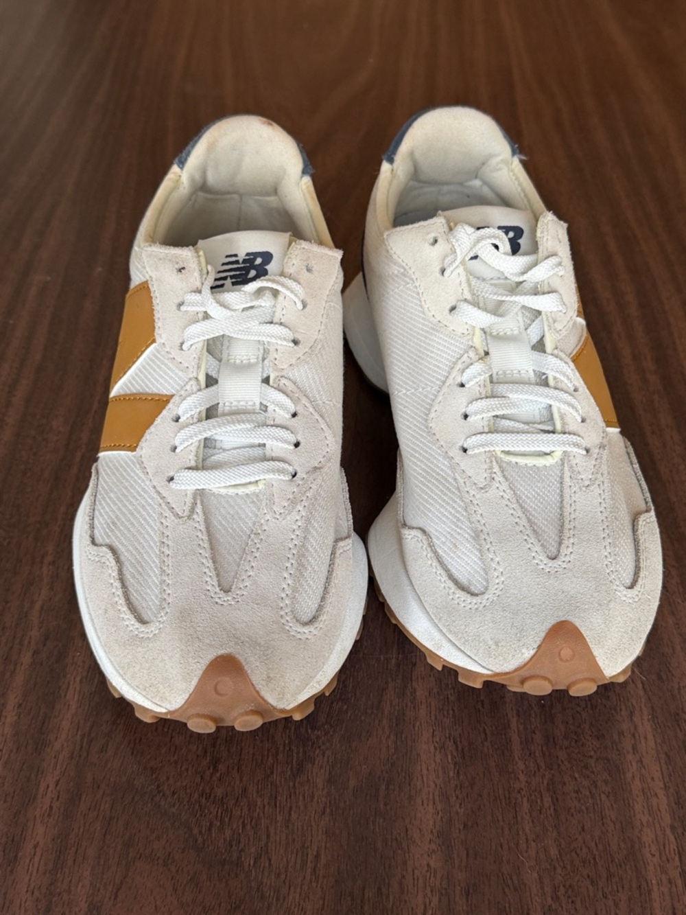 New Balance 327 Women’s size 7 - Picture 2 of 9